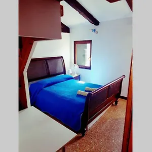 large-top-3-rooms-flat-central-rialto.hotelinveneto.com/