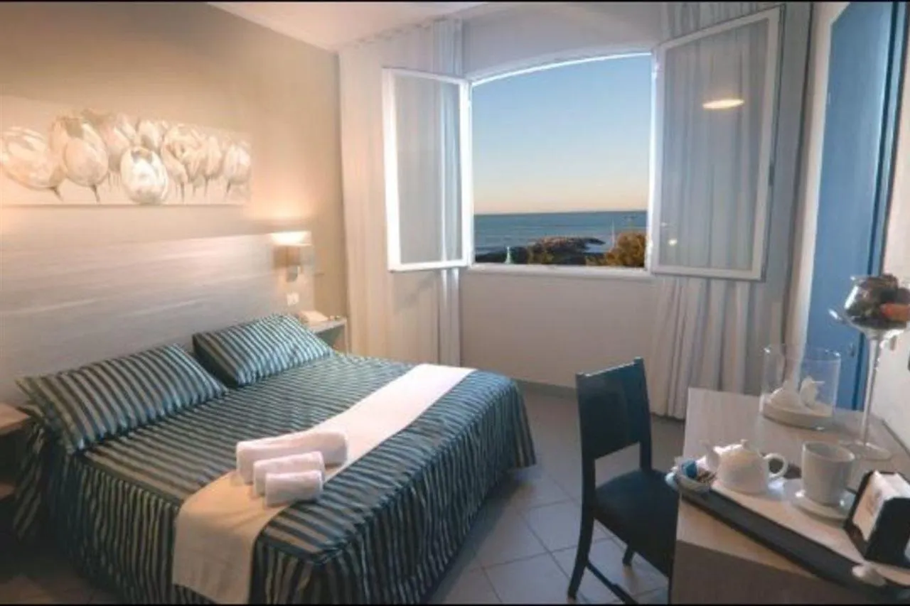 Hg Hotel Il Settebello 마리나디세시나 3*,  이탈리아